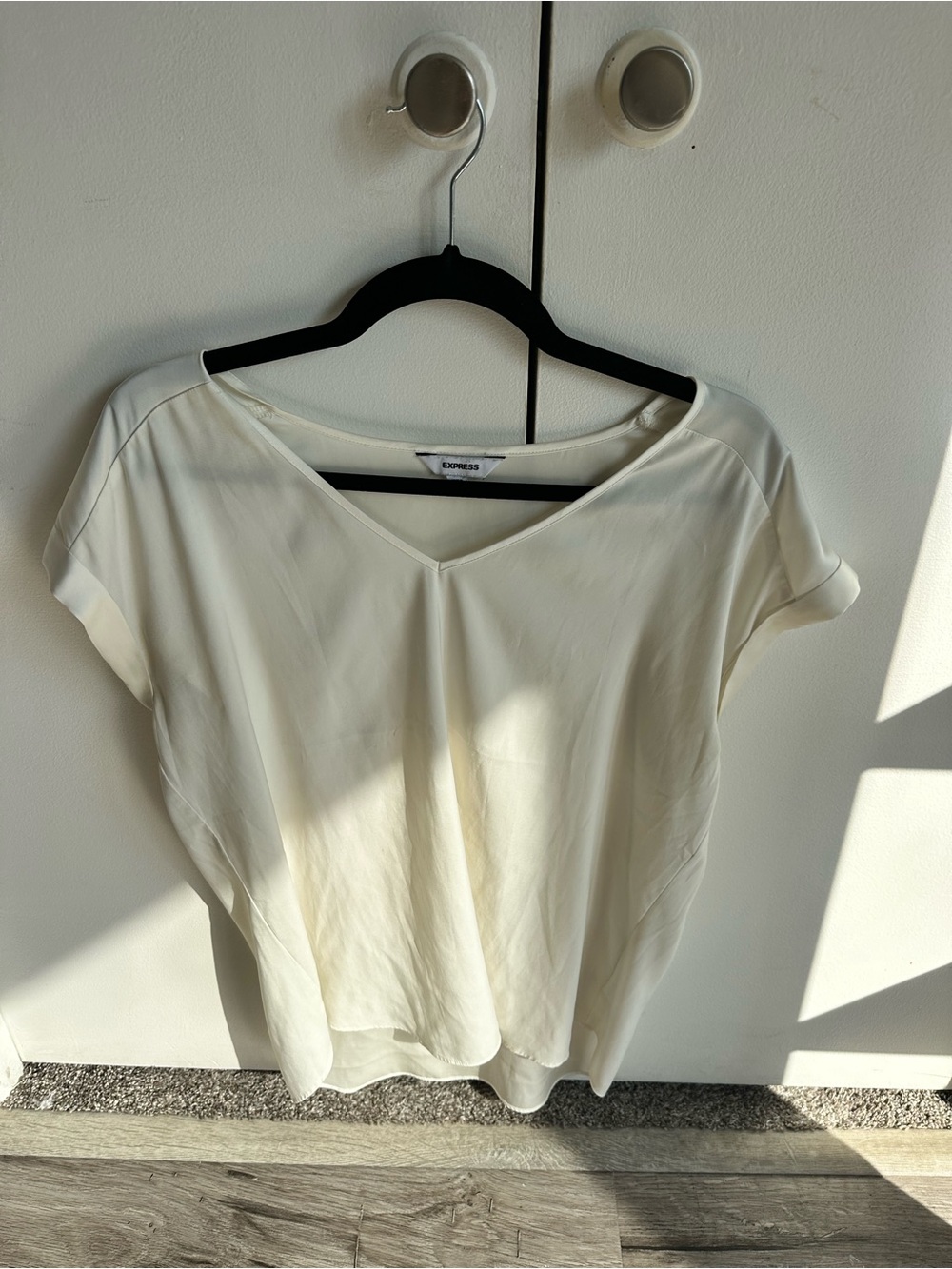 Express Women's Cream V-Neck Short Sleeve Blouse